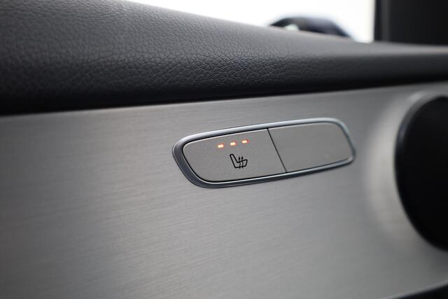 Mercedes-Benz Glc Coupé 300e 4MATIC Business Solution Luxury | Adapt. Cruise | Apple CarPlay & Android Auto | Pano | Trekhaak | Dodehoek | Stoelverw.