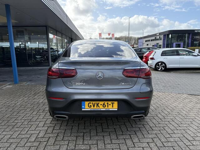 Mercedes-Benz Glc Coupé 300e 4MATIC Business Solution AMG | PHEV | Stoelverwarming | Leer | Camera |