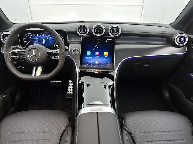 Mercedes-Benz Glc Coupé 300e 4MATIC Business Solution AMG | Advanced plus | Nightpakket | Panoramaschuifdak | Smartphone-integratie | Stoelverwarming | Sfeerverlichting | Sierdelen ruitlook zilvergrijs |