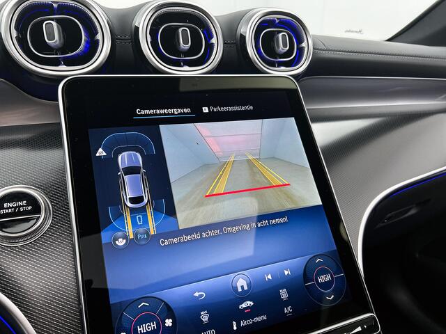 Mercedes-Benz Glc Coupé 300e 4MATIC Business Solution AMG | Advanced plus | Nightpakket | Panoramaschuifdak | Smartphone-integratie | Stoelverwarming | Sfeerverlichting | Sierdelen ruitlook zilvergrijs |