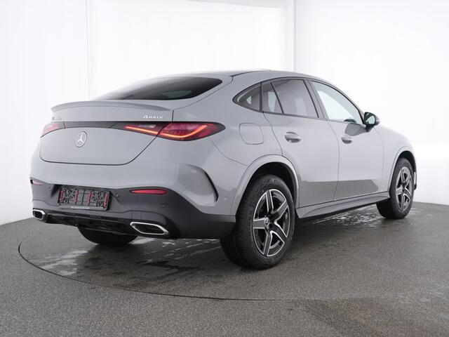 Mercedes-Benz Glc Coupé 300 e 4MATIC AMG Plug-In Hybride AMG Line | Night Pakket | Trekhaak | Panorama Schuif-Kanteldak | Stur en Stoelverwarming. Inclusief 24 maanden Mercedes-Benz Certified garantie voor Europa.