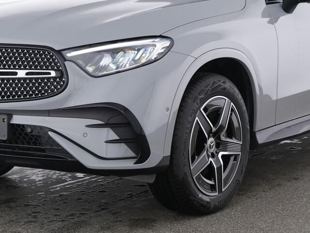Mercedes-Benz Glc Coupé 300 e 4MATIC AMG Plug-In Hybride AMG Line | Night Pakket | Trekhaak | Panorama Schuif-Kanteldak | Stur en Stoelverwarming. Inclusief 24 maanden Mercedes-Benz Certified garantie voor Europa.