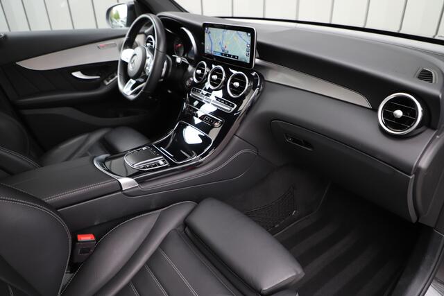 Mercedes-Benz Glc Coupé 300 AMG 4-Matic | 258PK | Schuifdak | Trekhaak | Led | Carplay | Distronic | Leder | Stoelverwarming | 2020.