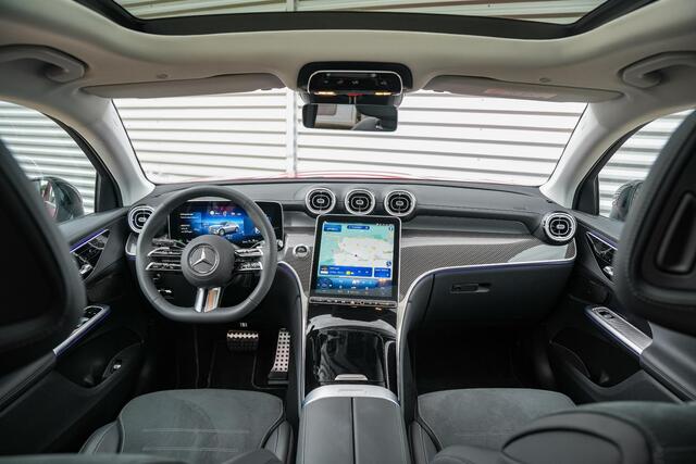 Mercedes-Benz Glc Coupé 400e 4MATIC AMG Line Schuifdak Ambient Trekhaak Leer 360 Camera Memory ACC