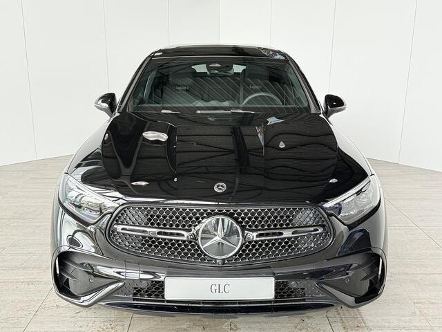 Mercedes-Benz Glc Coupé 300e 4MATIC Sport Edition | Panoramaschuifdak | Trekhaak | Nightpakket | AMG Premium | AMG spoiler |