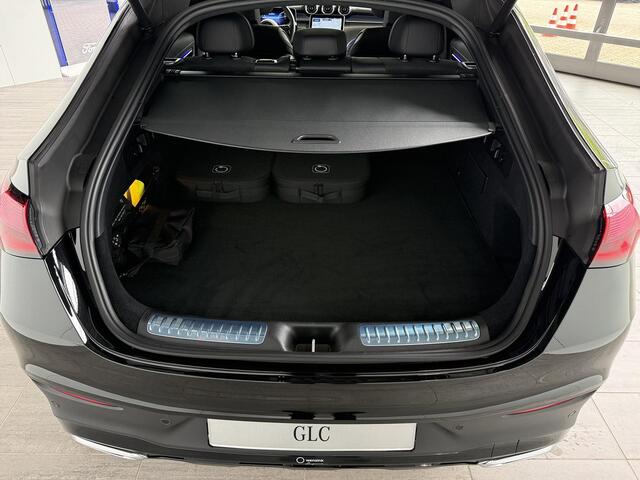 Mercedes-Benz Glc Coupé 300e 4MATIC Sport Edition | Panoramaschuifdak | Trekhaak | Nightpakket | AMG Premium | AMG spoiler |