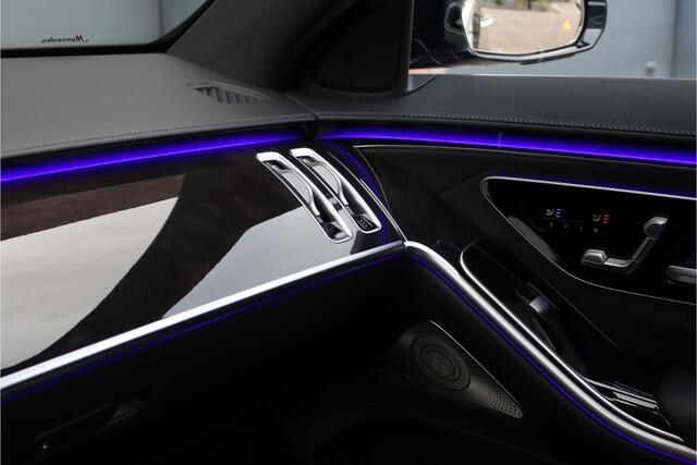 Mercedes-Benz S-KLASSE 450 4MATIC Premium AMG Line Aut9 | Luchtvering | Distronic+ | 3D-Display | Memory | HUD | Nappa Leder | Stoelventilatie | Panoramadak | Massage | Rijassistentiepakket+ | Digital Light |