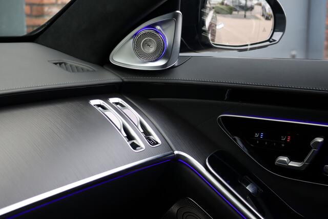 Mercedes-Benz S-KLASSE 580 e 4MATIC Lang AMG Line Aut9 | Airmatic | Chauffeurspakket | Koelbox | Massage V+A | MBUX Tablet | Burmester High End | Vlakkenverwarming | Zonweringspakket | Luchtreinigingspakket |