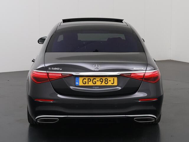 Mercedes-Benz S-KLASSE 580 e 4MATIC Lang AMG Line | Chauffeurspakket | Stoelkoeling voor en achter | Digital Light | 20" multispaaks velgen | Headup |