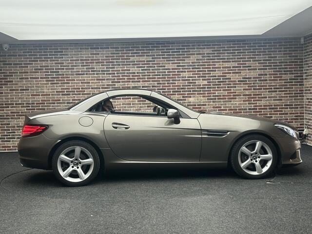Mercedes-Benz SLC-KLASSE 200 RedArt Edition