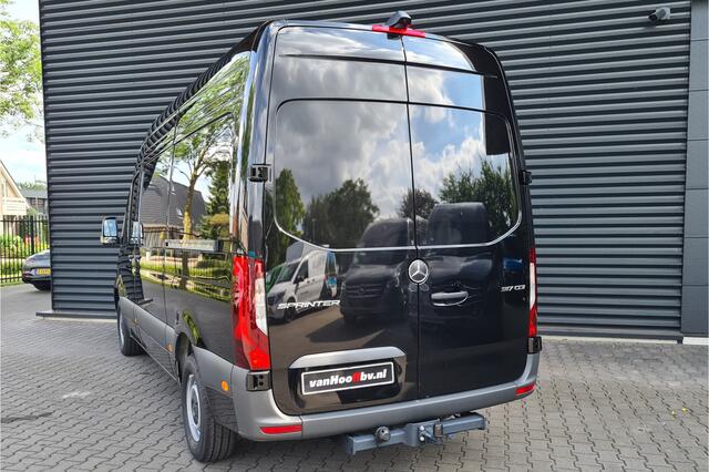 Mercedes-Benz SPRINTER 317 CDI L2H2 Pro 2x schuifdeur - LED - 3500 kg trekhaak