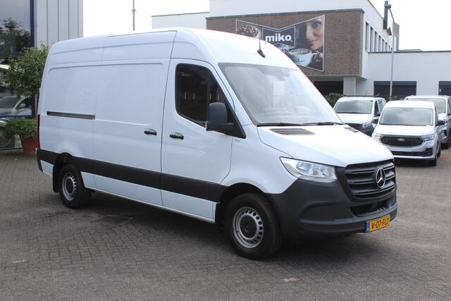 Mercedes-Benz SPRINTER 316 CDI L2H2 3500kg trekhaak, MBUX met camera, Brake assyst, Etc.