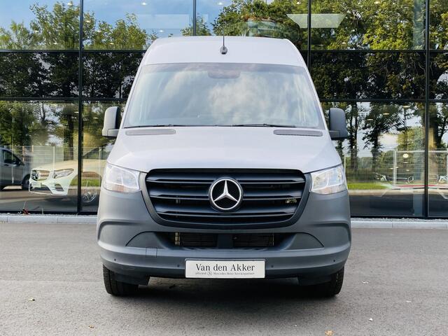Mercedes-Benz SPRINTER 317 CDI L2H2 // Zilver grijs // AUTOMAAT // Passagiersbank // Trekhaak 2.800kg // Airco // Cruise Control // Betimmerde Laadruimte // Touchscreen Navigatie //