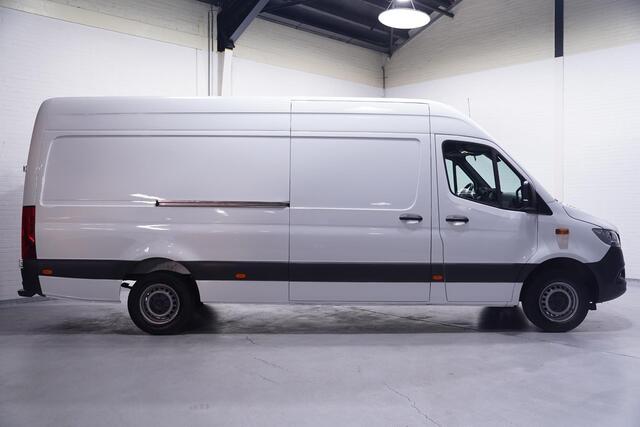 Mercedes-Benz SPRINTER 315 CDI 150 pk L3H2 Navi v.a. 399,- p/mnd 360 Camera, Cruise control, PDC V+A, Opstap achter, 3-Zits