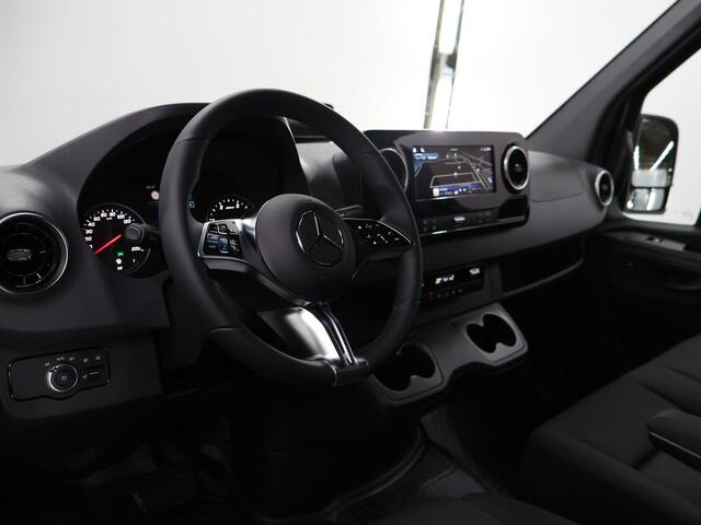 Mercedes-Benz SPRINTER 319 CDI L2 H2 Select | Aut. | Geveerde Comfortstoel bestuurder | Dodehoek Assistent| Voorbereiding Distronic | Parkeercamera + Sensoren V+A | Airco | 3-zits | Led Koplampen | 3500 KG. AHW | NIEUW |