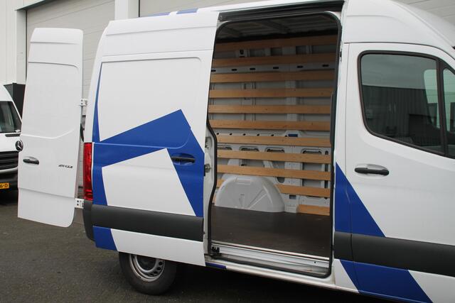 Mercedes-Benz SPRINTER 211 2.2 CDI L2H2 Automaat EURO 6 - Airco - Navi - Cruise - ¤ 18.900, Excl.