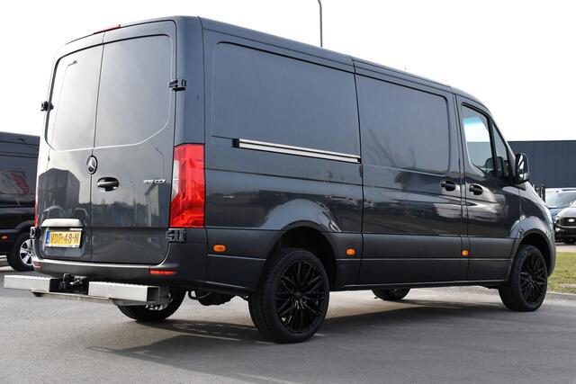 Mercedes-Benz SPRINTER 316 2.2 CDI L2H1 PB Edition Adaptieve Cruise, 3500KG Trekhaak, Carplay, 164PK, Automaat, Multimedia, Dodehoek, Mbux, UNIEK!