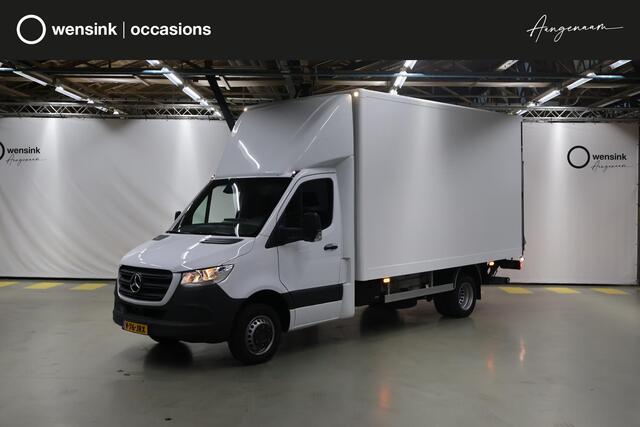 Mercedes-Benz SPRINTER 517 CDI Bakwagen met Laadklep | Airco | Cruise Control | MBUX | Navigatie | Carplay | LED | 170 PK | Laadklep+zijdeur | Certified |
