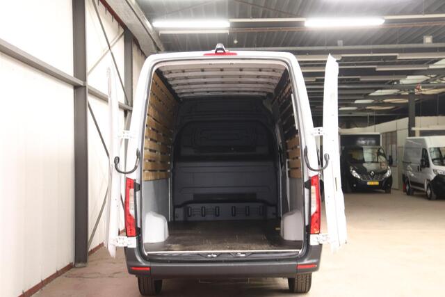Mercedes-Benz SPRINTER 315 1.9 CDI L3H2 AUTOMAAT ACHTERUITRIJCAMERA Mercedes-Benz Sprinter 315 1.9 CDI L4H2 ACHTERUIRIJCAMERA