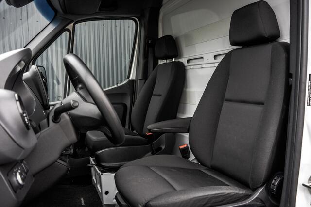 Mercedes-Benz SPRINTER 314 CDI Bakwagen met laadklep | Mbux | Euro 6 | Climate | Camera | Carplay