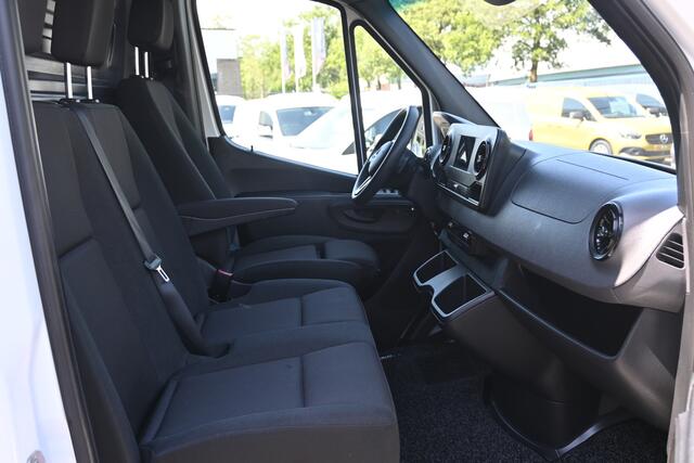 Mercedes-Benz SPRINTER 317 CDI L2H2 RWD 3500kg Trekhaak, MBUX navigatie met camera, Dodehoek assyst