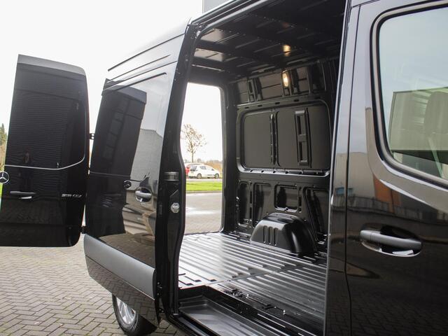 Mercedes-Benz SPRINTER 319 1.9 CDI L2H2 Pro 190 PK Automaat 3.500 kg trekgewicht, Distronic, LED koplampen, lichtmetalen velgen, geveerde stoel, achteruitrijcamera, inklapbare spiegels, stoelverwarming
