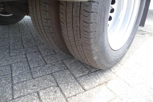 Mercedes-Benz SPRINTER 515 CDI 433 Aut. laadklep, zijdeur trekhaak okt 2022