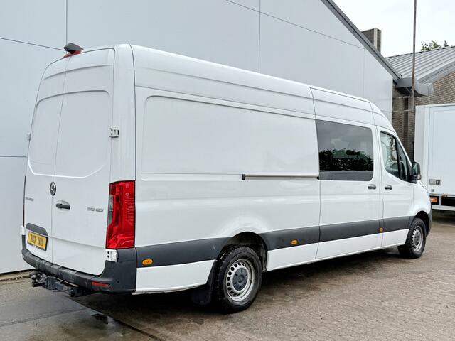 Mercedes-Benz SPRINTER 319 1.9 CDI Automaat L3H2 Dubbele Cabine Mercedes ME MBUX Climate Control Camera Navigatie Trekhaak DOKA DC