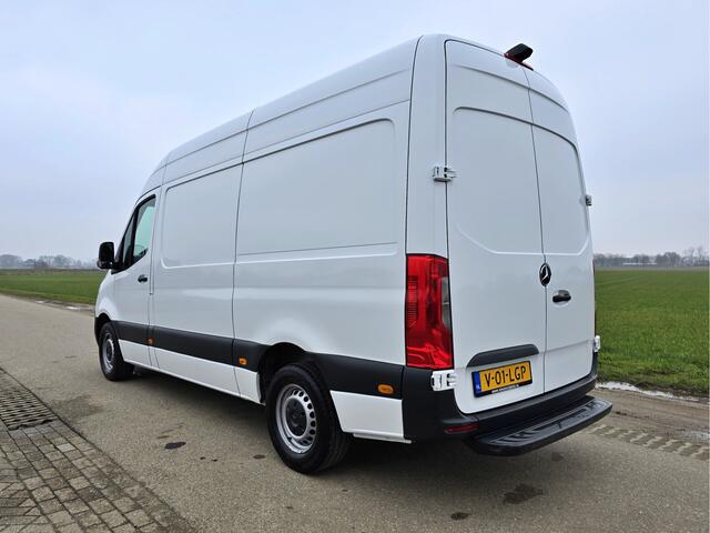 Mercedes-Benz SPRINTER 317 1.9 CDI L2 H2 RWD - 170 Pk - Euro 6 - AUTOMAAT - MBUX - ParkeerCamera - StoelVerwarming