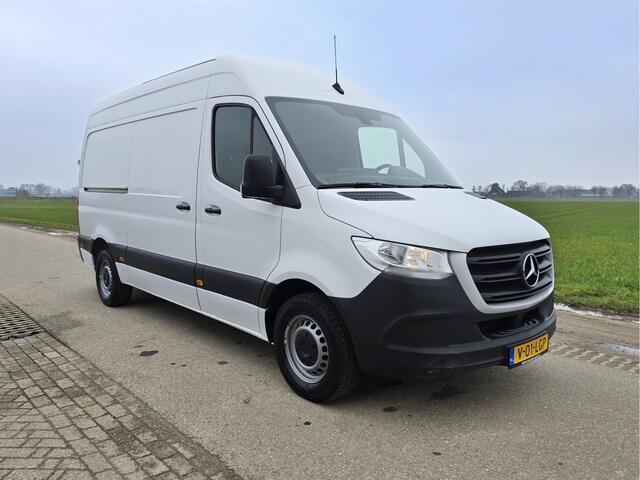 Mercedes-Benz SPRINTER 317 1.9 CDI L2 H2 RWD - 170 Pk - Euro 6 - AUTOMAAT - MBUX - ParkeerCamera - StoelVerwarming