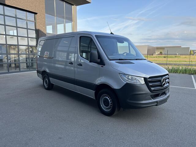 Mercedes-Benz SPRINTER 315 CDI L2 H1 RWD / Trekhaak / MBUX / Camera / Carplay navigatie / Airco / 270 Graden achterdeuren