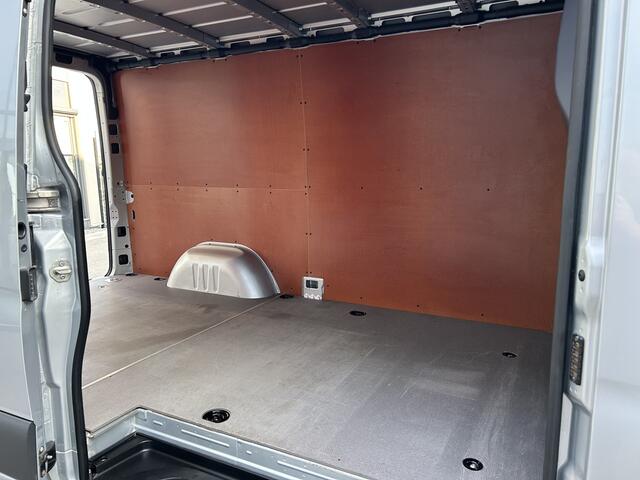 Mercedes-Benz SPRINTER 315 CDI L2 H1 RWD / Trekhaak / MBUX / Camera / Carplay navigatie / Airco / 270 Graden achterdeuren