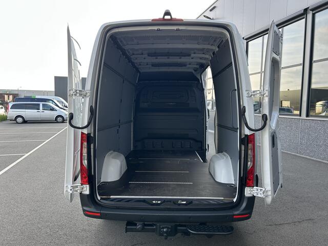Mercedes-Benz SPRINTER 319 CDI L2 H2 3.0 V6 / 3500KG Trekhaak / 360 Camera / MBUX / Navigatie / Cruise control / Airco / 270 Graden achterdeuren