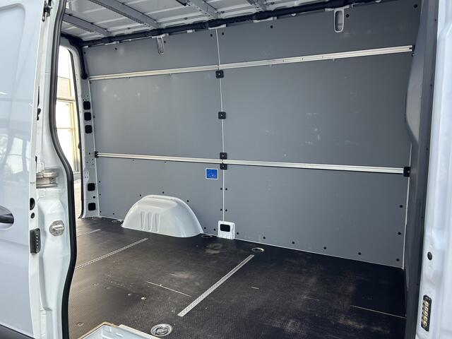 Mercedes-Benz SPRINTER 319 CDI L2 H2 3.0 V6 / 3500KG Trekhaak / 360 Camera / MBUX / Navigatie / Cruise control / Airco / 270 Graden achterdeuren
