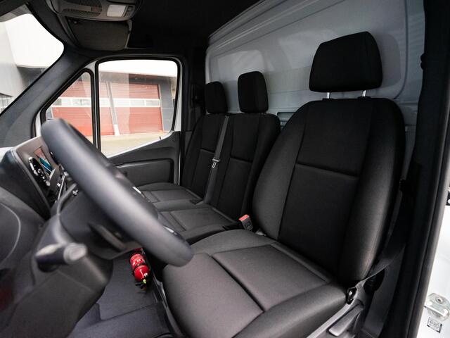 Mercedes-Benz SPRINTER Bakwagen 317 1.9 CDI 170PK Automaat Elektrische laadklep, MBUX, bijrijdersbank, cruise control, led