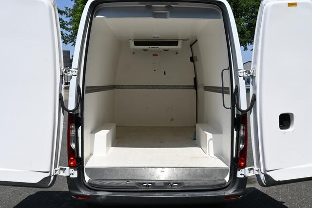 Mercedes-Benz SPRINTER 316 CDI L2H2 Harderwijk KOEL/VRIES D/N Thermo King 3500kg Trekgewicht, LED, MBUX navigatie met camera, Leder stuurwiel