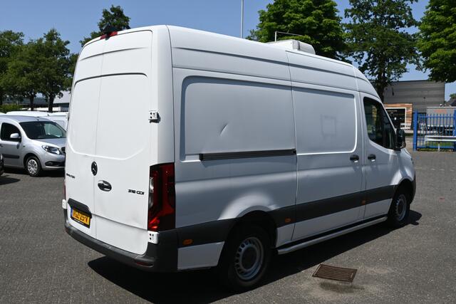 Mercedes-Benz SPRINTER 316 CDI L2H2 Harderwijk KOEL/VRIES D/N Thermo King 3500kg Trekgewicht, LED, MBUX navigatie met camera, Leder stuurwiel