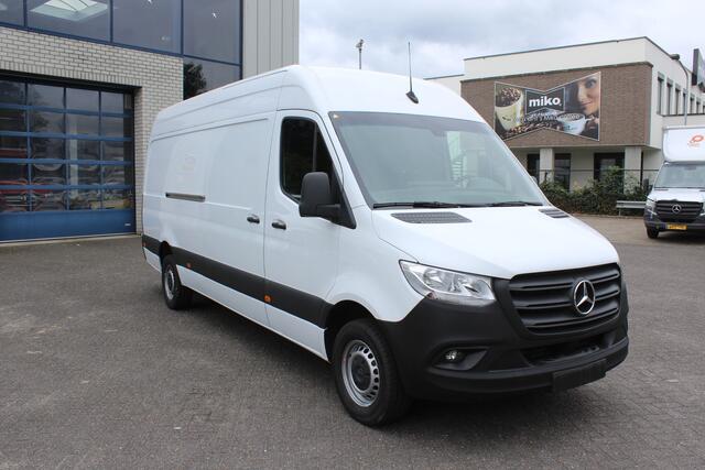 Mercedes-Benz SPRINTER 317 CDI L3H2 RWD 3500kg Trekhaak, MBUX navigatie en camera, Brake assyst, Etc.