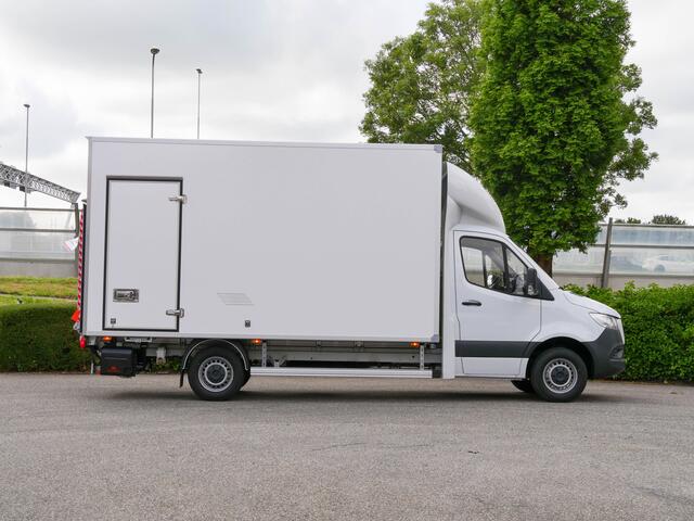 Mercedes-Benz SPRINTER 317 1.9 CDI 170PK AUTOMAAT L3 RWD | ZIJDEUR | 750KG HOLLANDIA LAADKLEP | DAKSPOILER |