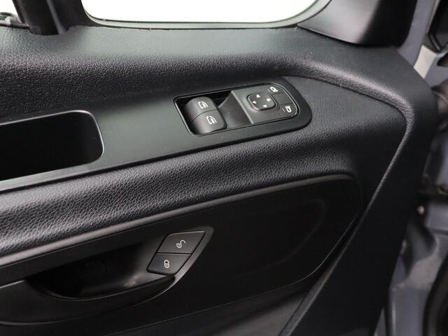 Mercedes-Benz SPRINTER 319CDI 3.0V6 Dubbele Cabine Open Laadbak | Navigatie | 7-Persoons | 3500Kg Trekhaak