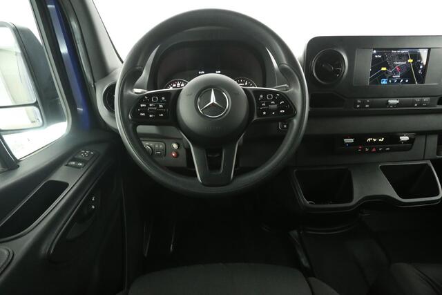 Mercedes-Benz SPRINTER 3.0 V6 319CDI L2H1 191PK 3000KG Trekgew. Dubbellucht Automaat Camera Carplay Cruise Airco Navi 3 Persoons Imperiaal Trekhaak