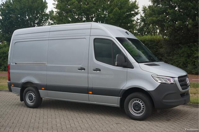Mercedes-Benz SPRINTER 317CDI Pro L2H2 BPM VRIJ!! 10.25" Mbux Cam, Gev. Stoel, 3.5T Trekgewicht, LED!! NR. A01*