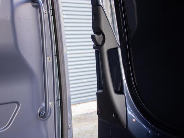 Mercedes-Benz SPRINTER 319 1.9 CDI L2H2 Pro 190PK 3.500 kg trekgewicht, trekhaak, Distronic, LED koplampen, lichtmetalen velgen, geveerde stoel, achteruitrijcamera, inklapbare spiegels, stoelverwarming