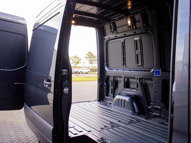 Mercedes-Benz SPRINTER 319 1.9 CDI L2H2 RWD Pro 190PK Automaat 3.500 kg trekgewicht, Distronic, LED koplampen, lichtmetalen velgen, trekhaak, geveerde stoel, achteruitrijcamera, inklapbare spiegels, stoelverwarming
