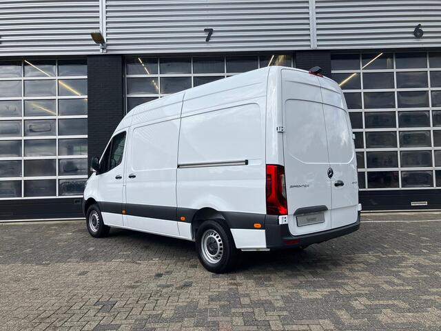 Mercedes-Benz SPRINTER 315 CDI L2H2 AUTOMAAT | Trekhaak | Achteruitrijcamera | 2x Schuifdeur | LED Koplampen | Navigatie | Breed Display | Cruise Control | Climate Control | Wandbescherming | Vloerbescherming | Trekhaak |