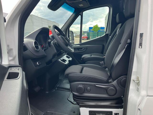 Mercedes-Benz SPRINTER 315 CDI L2H2 AUTOMAAT | Trekhaak | Achteruitrijcamera | 2x Schuifdeur | LED Koplampen | Navigatie | Breed Display | Cruise Control | Climate Control | Wandbescherming | Vloerbescherming | Trekhaak |