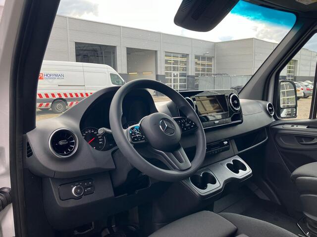 Mercedes-Benz SPRINTER 315 CDI L2H2 AUTOMAAT | Trekhaak | Achteruitrijcamera | 2x Schuifdeur | LED Koplampen | Navigatie | Breed Display | Cruise Control | Climate Control | Wandbescherming | Vloerbescherming | Trekhaak |