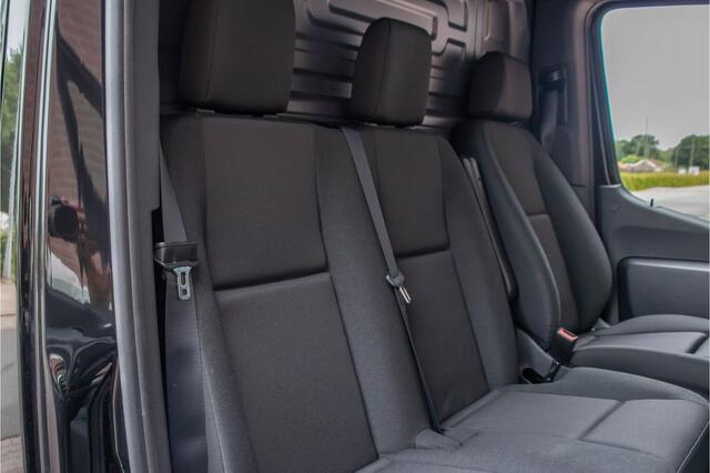 Mercedes-Benz SPRINTER 319 1.9 CDI 191PK L2H2 Pro ** BPM VOORDEEL, NIEUW ** Carplay, Adaptive Cruise, Stoelverwarming, Full LED.
