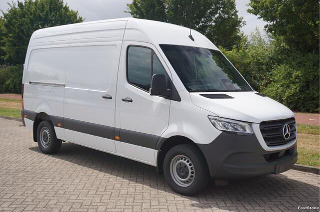 Mercedes-Benz SPRINTER 317CDI Pro L2H2 BPM VRIJ!! 10.25" Mbux Cam, Gev. Stoel, 3.5T Trekgewicht, LED!! NR. A04*