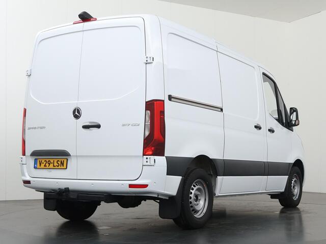 Mercedes-Benz SPRINTER 317 CDI | L1 H1 | Aut. | RWD | BPM VRIJ! | LED | TREKHAAK | STOELVERWARMING | 360 CAMERA | BIJRIJDERSBANK | STANDKACHEL | CRUISE | AIRCO | BUMPERS IN KLEUR | LEDEREN STUURWIEL | SPIEGELPAKKET | KUNST LEDER | CARPLAY / ANDROID AUTO